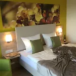Weingut Bastian Casa de hóspedes 3*