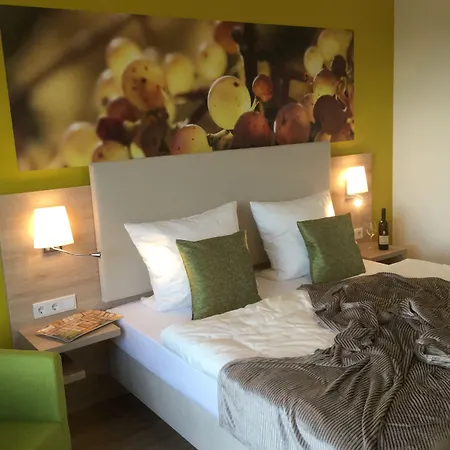 Weingut Bastian Penzion 3*