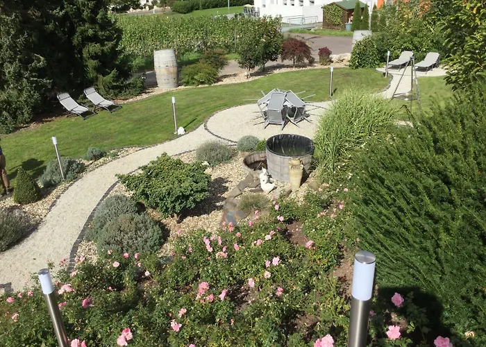 Weingut Bastian בית הארחה 3*